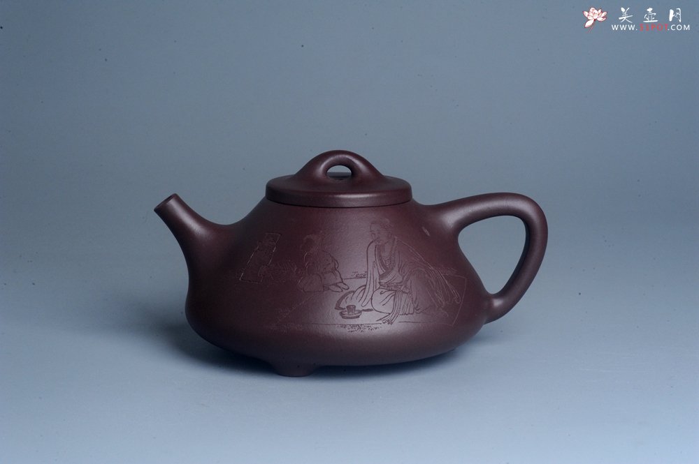 紫砂壶图片：实力派工艺师周斌 优质底槽青全手工精工 子冶石瓢壶 张听钢装饰人物 平生衣食随缘好 过得清闲便是仙 - 全手工紫砂壶网