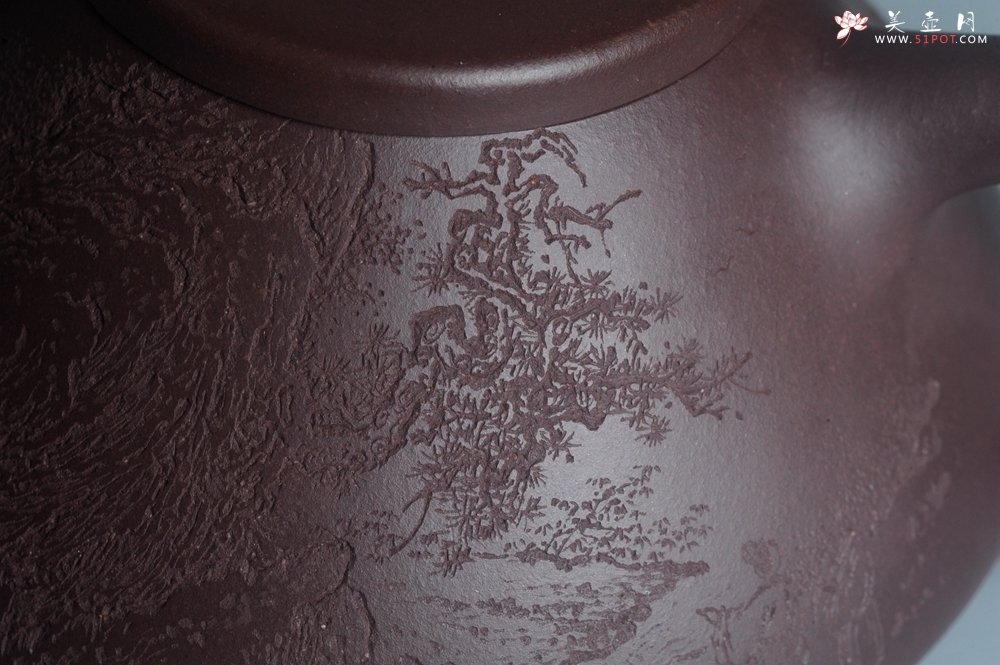 紫砂壶图片：实力派助工周斌 优质底槽青全手工精工 子冶石瓢壶 张听钢精刻山水 青山似欲留人住  香茗何妨为客尝 - 全手工紫砂壶网