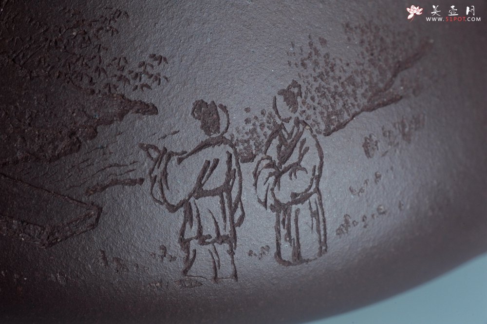 紫砂壶图片：实力派助工周斌 优质底槽青全手工精工 子冶石瓢壶 张听钢精刻山水 青山似欲留人住  香茗何妨为客尝 - 全手工紫砂壶网