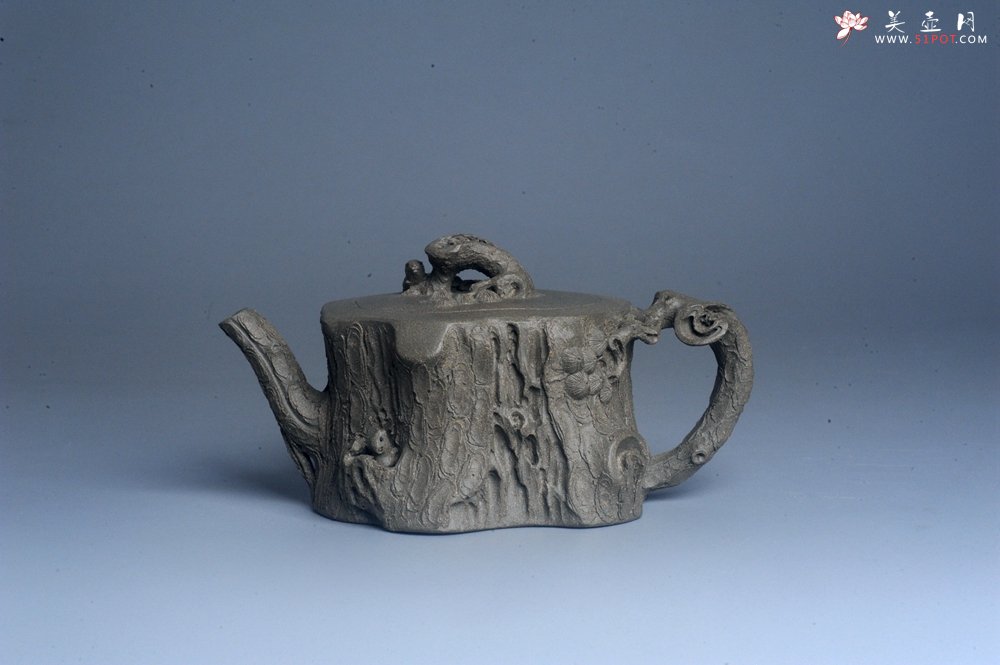 紫砂壶图片：潜力股赵老师 全手工青段松桩壶 松鼠跃然壶盖特有趣 肌理丰富 期待与您结缘 - 全手工紫砂壶网