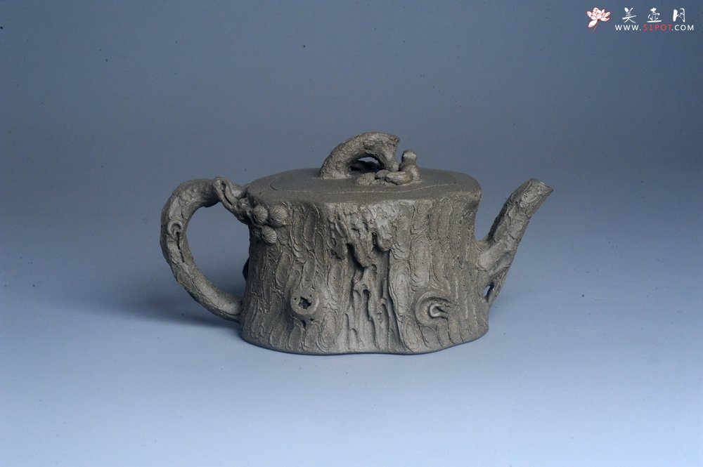 紫砂壶图片：潜力股赵老师 全手工青段松桩壶 松鼠跃然壶盖特有趣 肌理丰富 期待与您结缘 - 全手工紫砂壶网