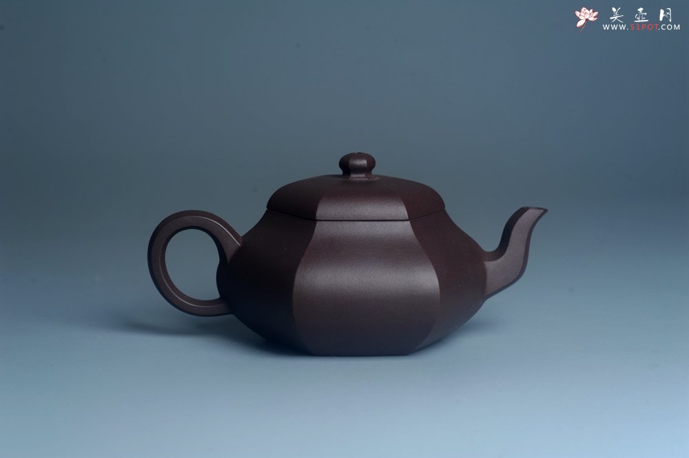 紫砂壶图片：美壶特惠 潜力股凌晨老师 精致紫泥全手工六方君德壶 期待与您结缘 - 全手工紫砂壶网