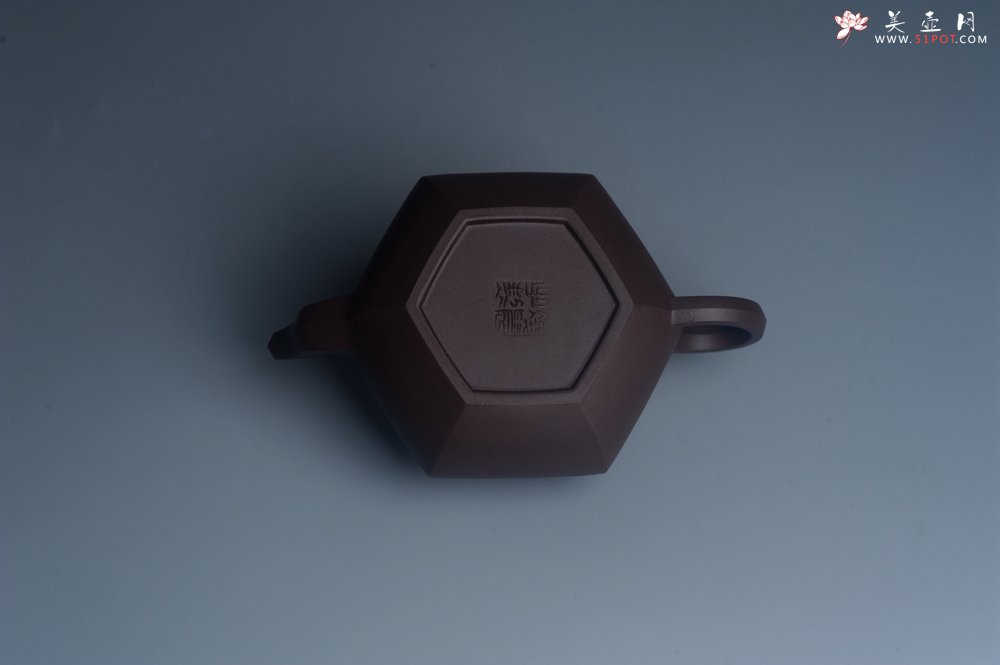紫砂壶图片：美壶特惠 潜力股凌晨老师 精致紫泥全手工六方君德壶 期待与您结缘 - 全手工紫砂壶网