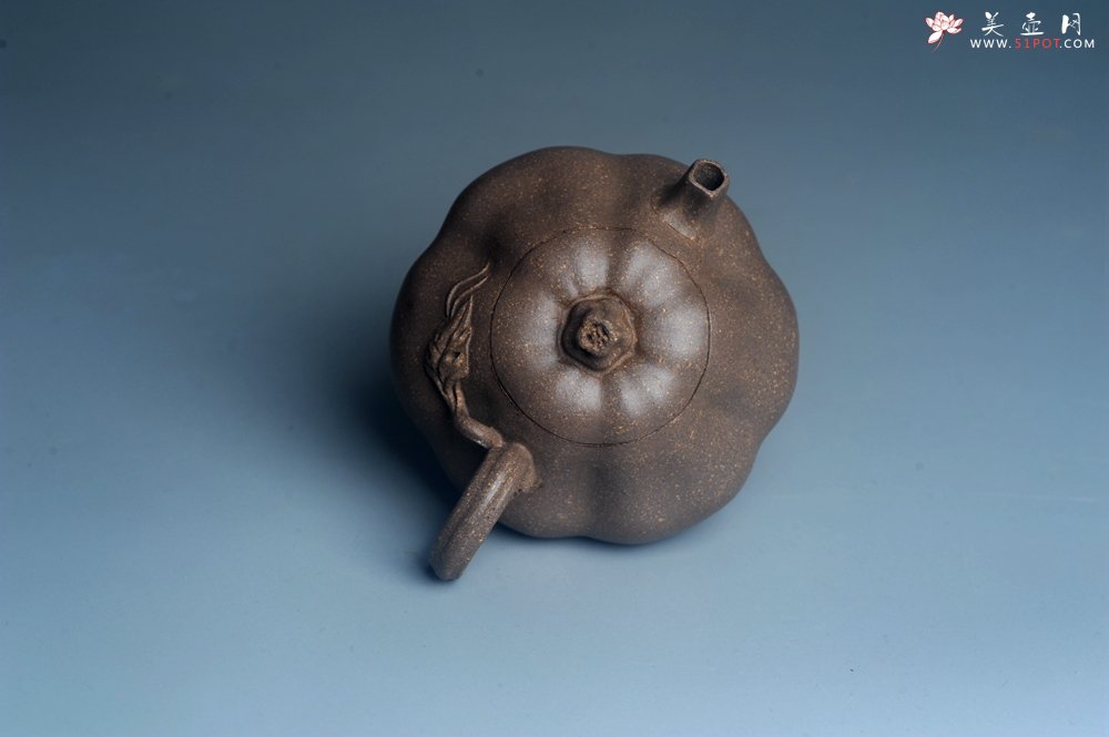 紫砂壶图片：美壶特惠 优质青降坡泥精致卡盖全手工仿生小南瓜 - 全手工紫砂壶网