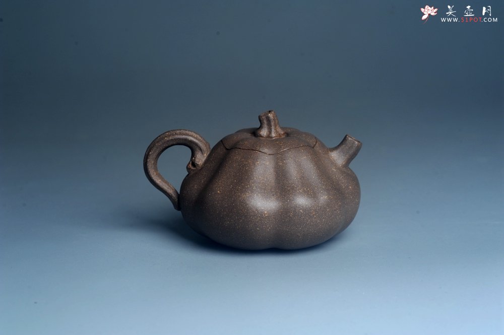 紫砂壶图片：美壶特惠 优质青降坡泥精致卡盖全手工仿生小南瓜 - 全手工紫砂壶网