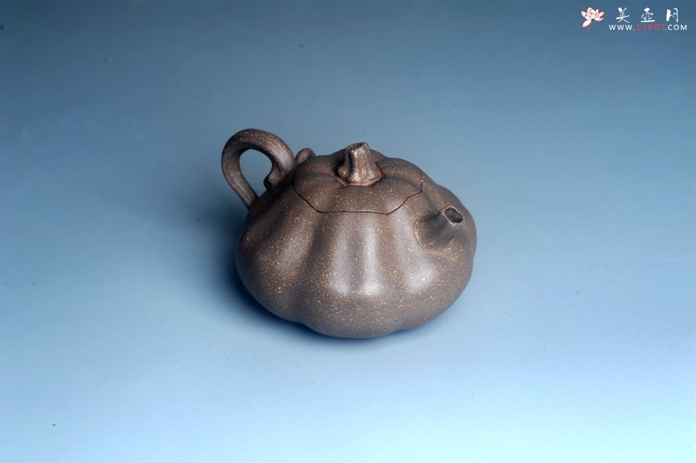 紫砂壶图片：美壶特惠 优质青降坡泥精致卡盖全手工仿生小南瓜 - 全手工紫砂壶网