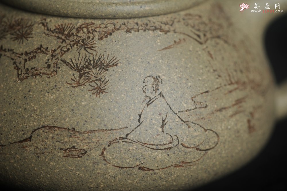 紫砂壶图片：实力派工艺师文砂苑堂主周斌 特好本山芝麻绿泥全手工牛盖高士壶  行到水穷处 坐看云起时 - 全手工紫砂壶网