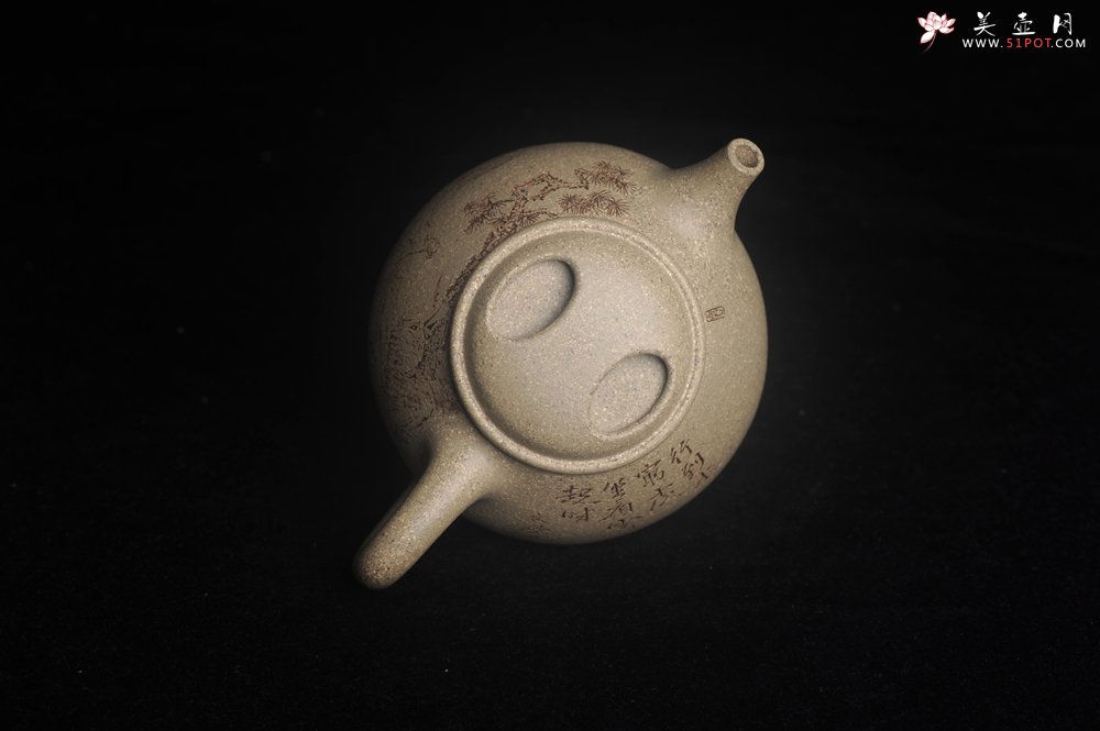 紫砂壶图片：实力派工艺师文砂苑堂主周斌 特好本山芝麻绿泥全手工牛盖高士壶  行到水穷处 坐看云起时 - 全手工紫砂壶网