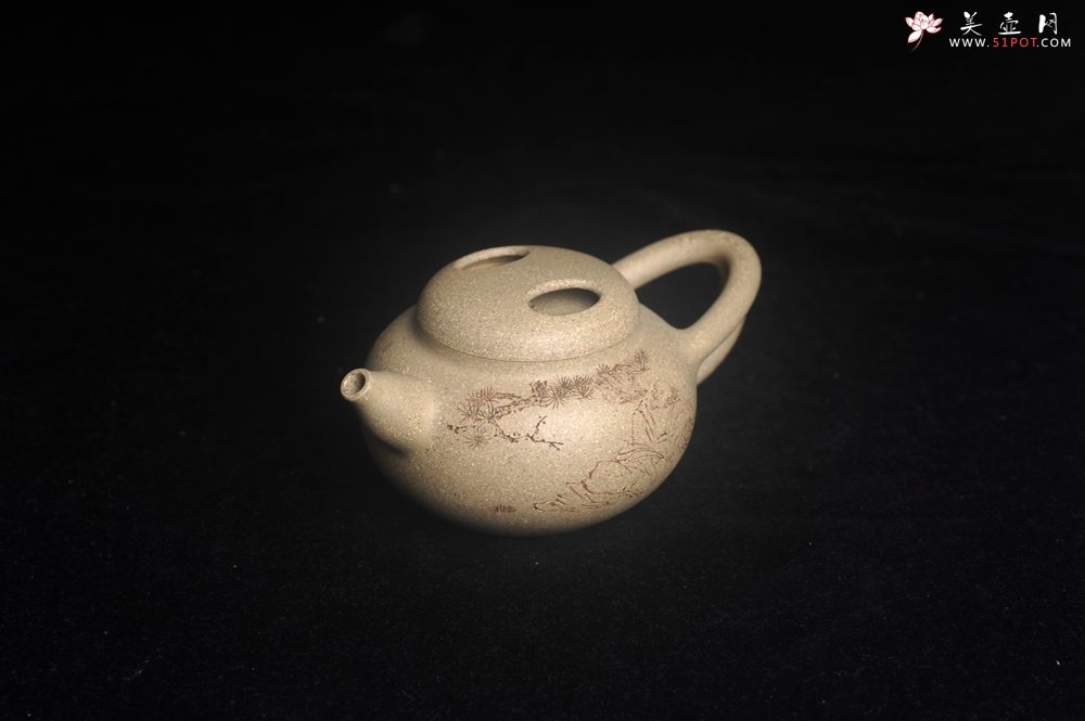 紫砂壶图片：实力派工艺师周斌 极品芝麻段泥 原创全手工牛韵壶 松涛烹雪醒诗梦 竹院浮烟荡俗尘 - 全手工紫砂壶网