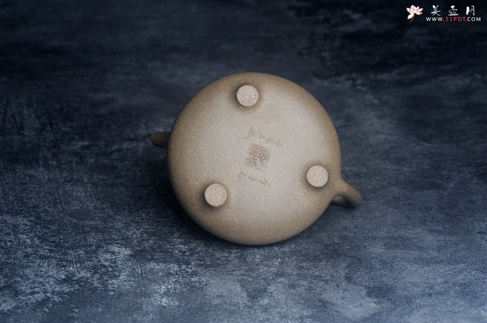 紫砂壶图片：高温四号井老青段 全手工子冶石瓢 装饰经典老子冶画面板桥竹 特有品味 期待与您结缘 - 全手工紫砂壶网