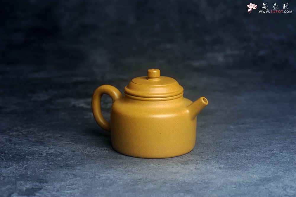 紫砂壶图片：潜力股周小培老师 特好黄金段泥全手工德中壶 - 全手工紫砂壶网
