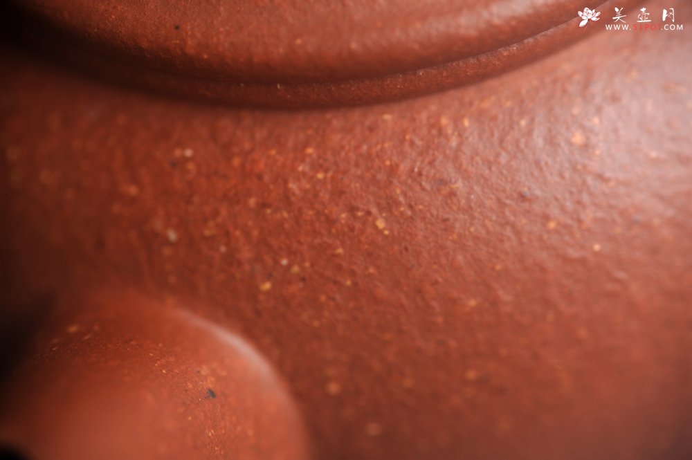 紫砂壶图片：美壶特惠 潜力股殷老师全手工特好降坡泥小水平壶 茶人醉爱 - 全手工紫砂壶网