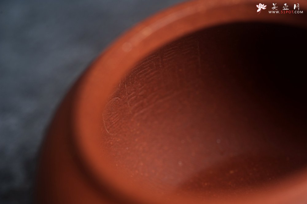 紫砂壶图片：美壶特惠 潜力股殷老师全手工特好降坡泥小水平壶 茶人醉爱 - 全手工紫砂壶网