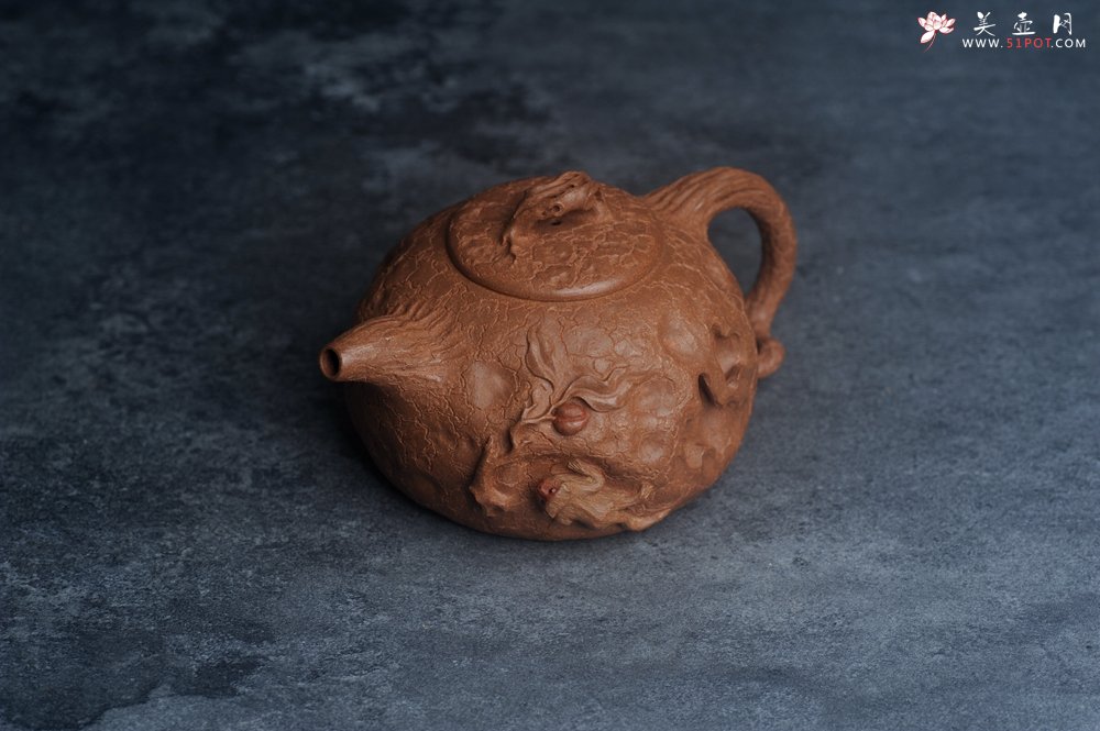 紫砂壶图片：潜力股董静老师精品全手金猴献寿供春壶 - 全手工紫砂壶网