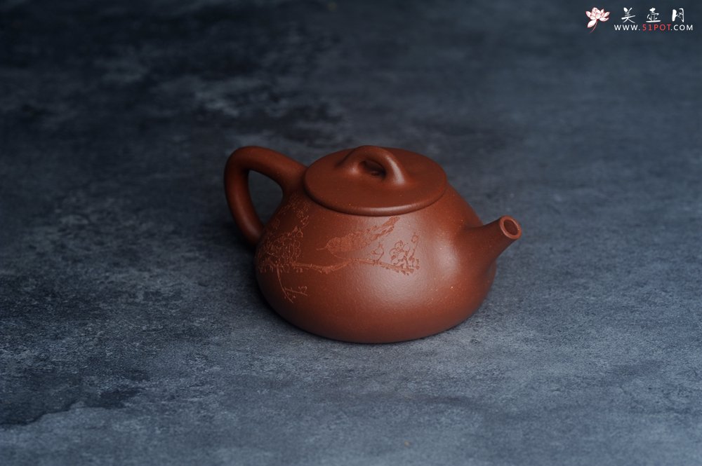 紫砂壶图片：美壶特惠 王老师全手工红降坡合瓢壶230cc 国助工 易轩 杨志超老师刻绘 装饰喜上眉梢特文气 - 全手工紫砂壶网