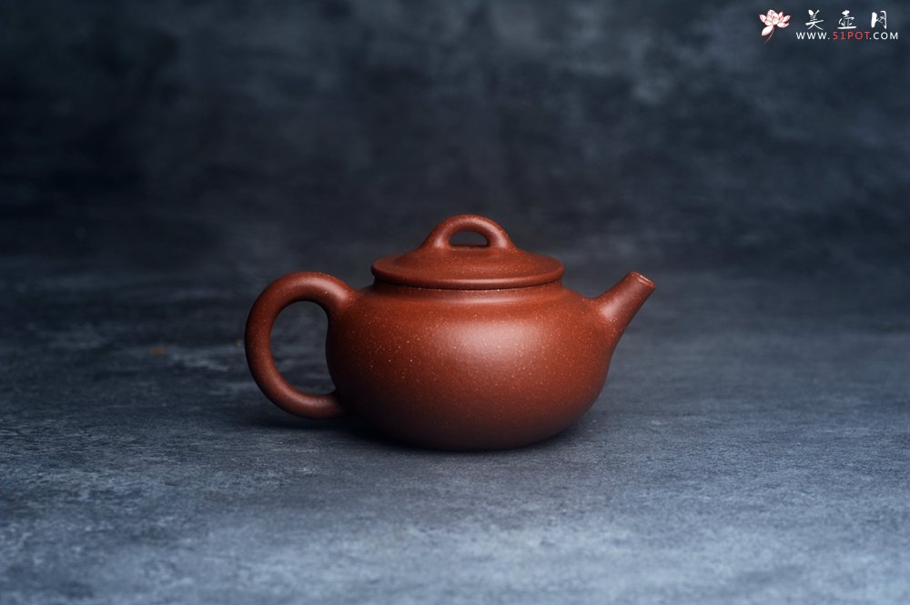紫砂壶图片：潜力股王老师 美壶特惠 全手工红降坡小品玉帽水平壶 大口实用 特文气 - 全手工紫砂壶网