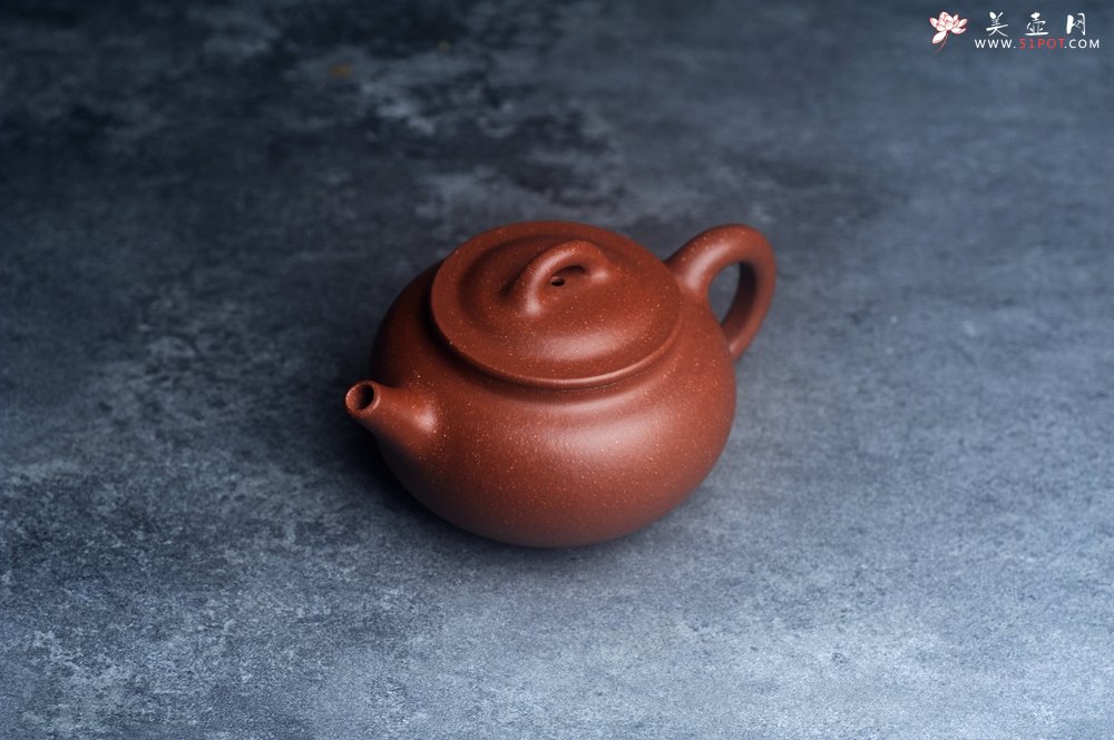 紫砂壶图片：潜力股王老师 美壶特惠 全手工红降坡小品玉帽水平壶 大口实用 特文气 - 全手工紫砂壶网