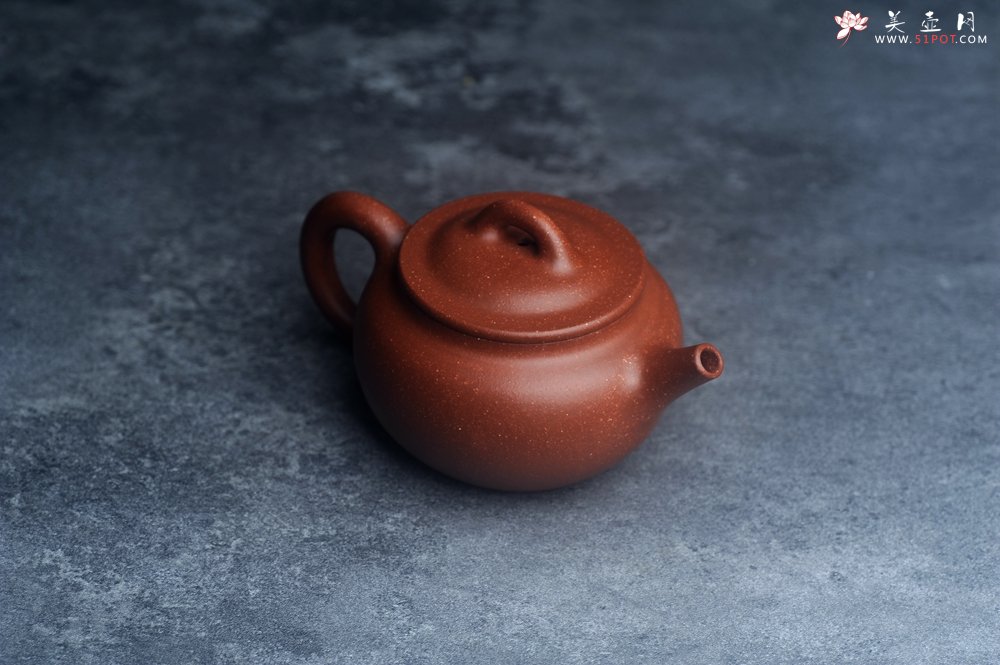 紫砂壶图片：王老师新品 美壶特惠 全手工红降坡小品玉帽水平壶 大口实用 特文气 - 全手工紫砂壶网