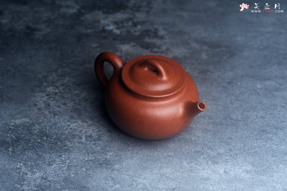 紫砂壶图片：潜力股王老师 美壶特惠 全手工红降坡小品玉帽水平壶 大口实用 特文气 - 全手工紫砂壶网