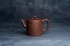 紫砂壶图片：美壶特惠 潜力股王静然 优质文革紫泥双圈壶 君子风 装饰文雅 - 全手工紫砂壶网