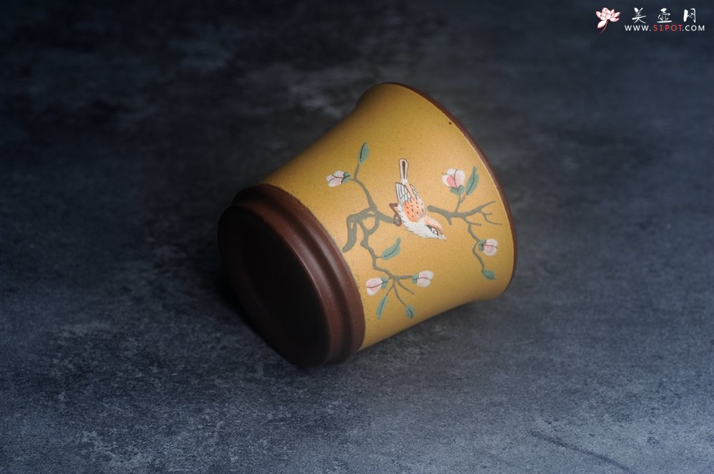 紫砂壶图片：美美杯特惠 精致花鸟紫砂杯 紫泥粉黄金段泥主人杯 茶杯 特文气 - 全手工紫砂壶网