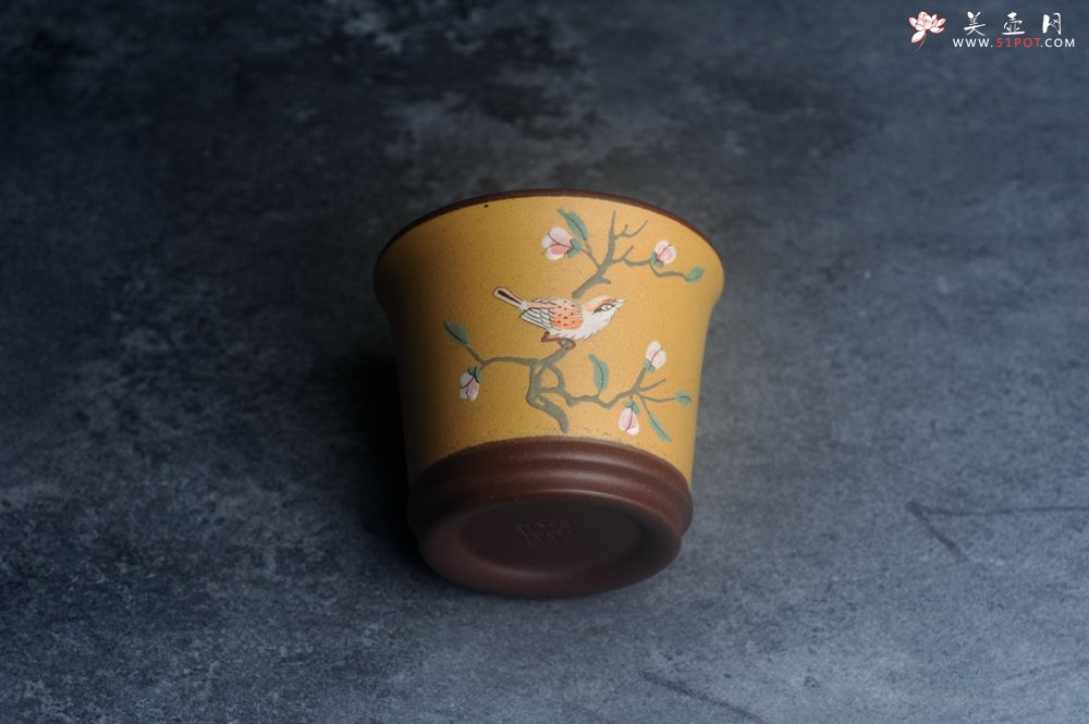 紫砂壶图片：美美杯特惠 精致花鸟紫砂杯 紫泥粉黄金段泥主人杯 茶杯 特文气 - 全手工紫砂壶网