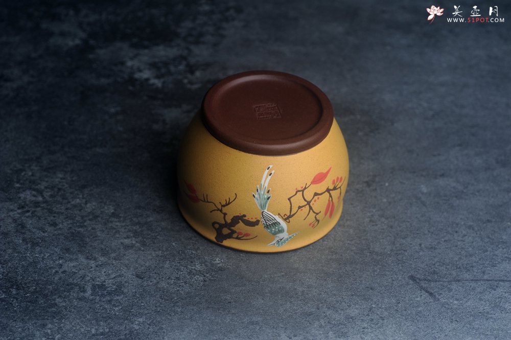 紫砂壶图片：美美杯特惠 精致花鸟紫砂杯 紫泥粉黄金段泥主人杯 茶杯 特文气 - 全手工紫砂壶网