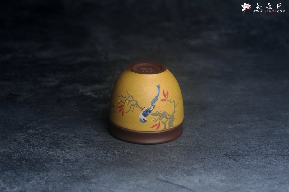 紫砂壶图片：美美杯特惠 精致花鸟紫砂杯 紫泥粉黄金段泥主人杯 茶杯 特文气 - 全手工紫砂壶网