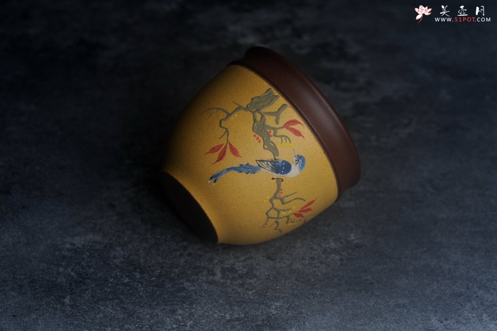 紫砂壶图片：美美杯特惠 精致花鸟紫砂杯 紫泥粉黄金段泥主人杯 茶杯 特文气 - 全手工紫砂壶网