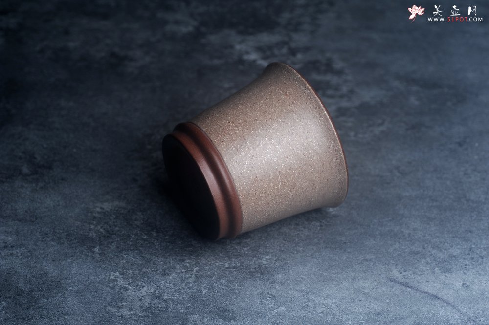 紫砂壶图片：美美杯特惠 精致花鸟紫泥粉黄金段泥主人杯 特文气 - 全手工紫砂壶网