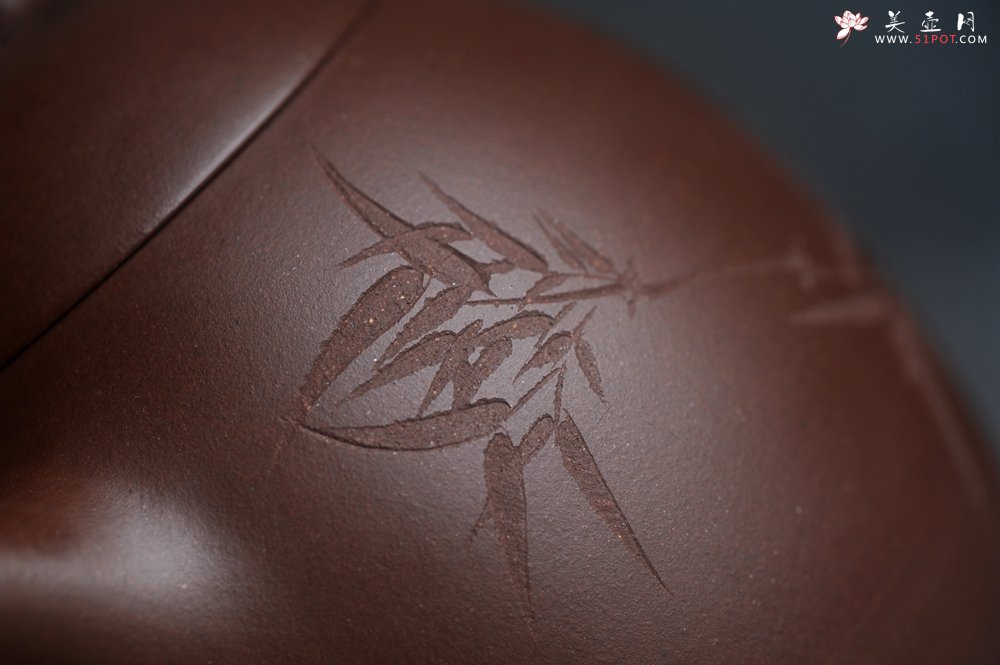 紫砂壶图片：美壶福利特惠 精致特好老紫泥秦权壶 刻竹子 特文气 - 全手工紫砂壶网