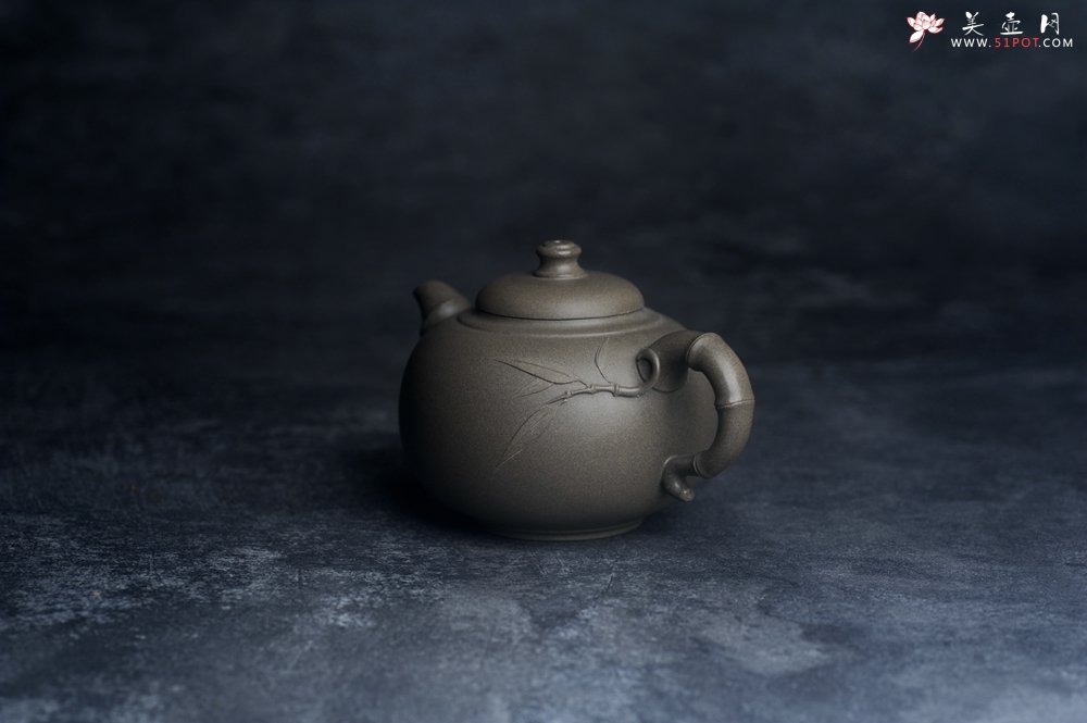 紫砂壶图片：美壶特惠 精品老青段泥福竹紫砂壶 茶人醉爱 - 全手工紫砂壶网