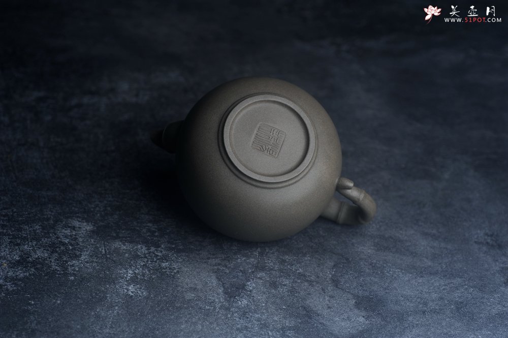 紫砂壶图片：美壶特惠 精品老青段泥福竹紫砂壶 茶人醉爱 - 全手工紫砂壶网