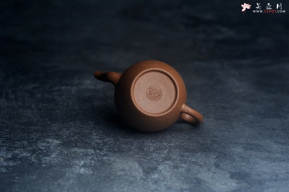 紫砂壶图片：美壶特惠 特好30目老段泥高灯壶 茶人醉爱 - 全手工紫砂壶网