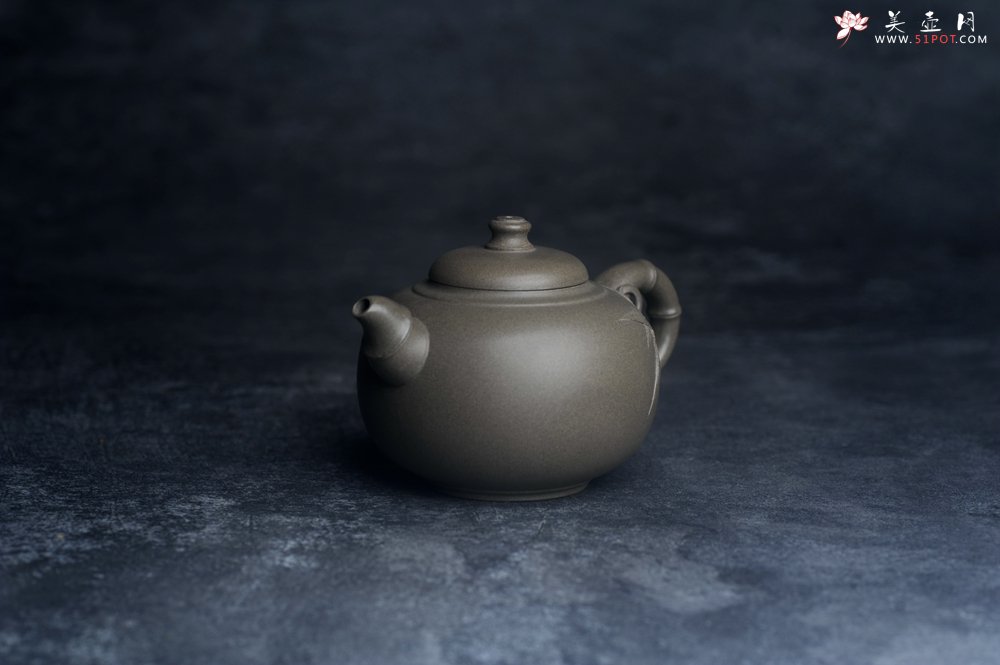 紫砂壶图片：美壶特惠 精品老青段泥福竹紫砂壶 茶人醉爱 - 全手工紫砂壶网