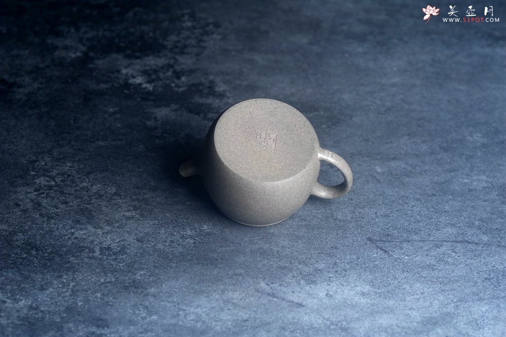 紫砂壶图片：美壶特惠 特好青段泥汉瓦紫砂壶 茶人醉爱 - 全手工紫砂壶网