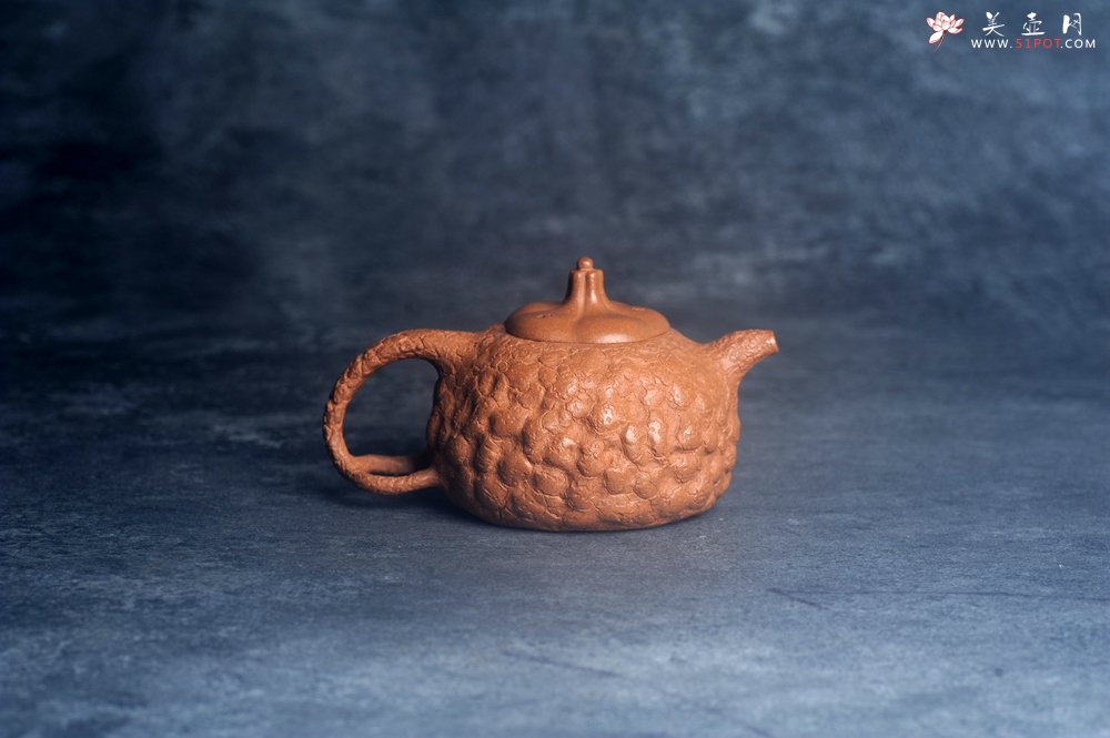 紫砂壶图片：美壶特惠 特好老段泥全手工银杏供春壶 茶人醉爱 - 全手工紫砂壶网