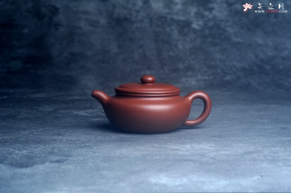 紫砂壶图片：美壶特惠 特好清水泥扁古壶 茶人醉爱 - 全手工紫砂壶网