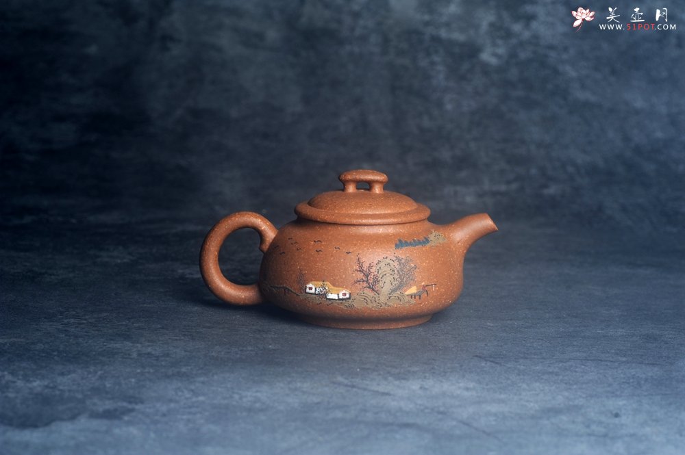 紫砂壶图片：美壶特惠 优质粗砂降坡泥桥钮合欢紫砂壶 泥绘山水 特文气 - 全手工紫砂壶网
