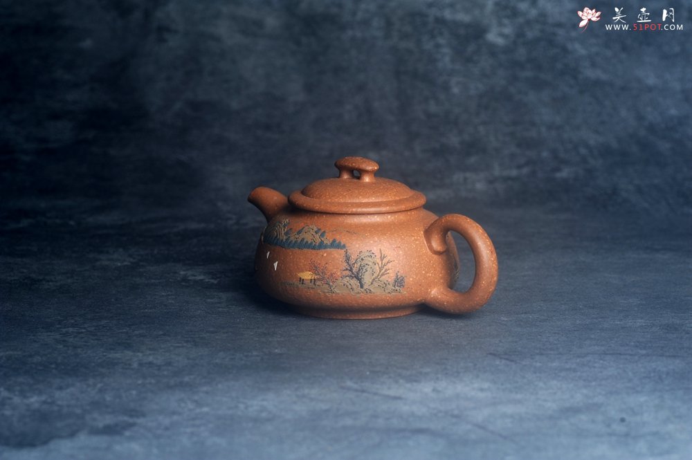 紫砂壶图片：美壶特惠 优质粗砂降坡泥桥钮合欢紫砂壶 泥绘山水 特文气 - 全手工紫砂壶网