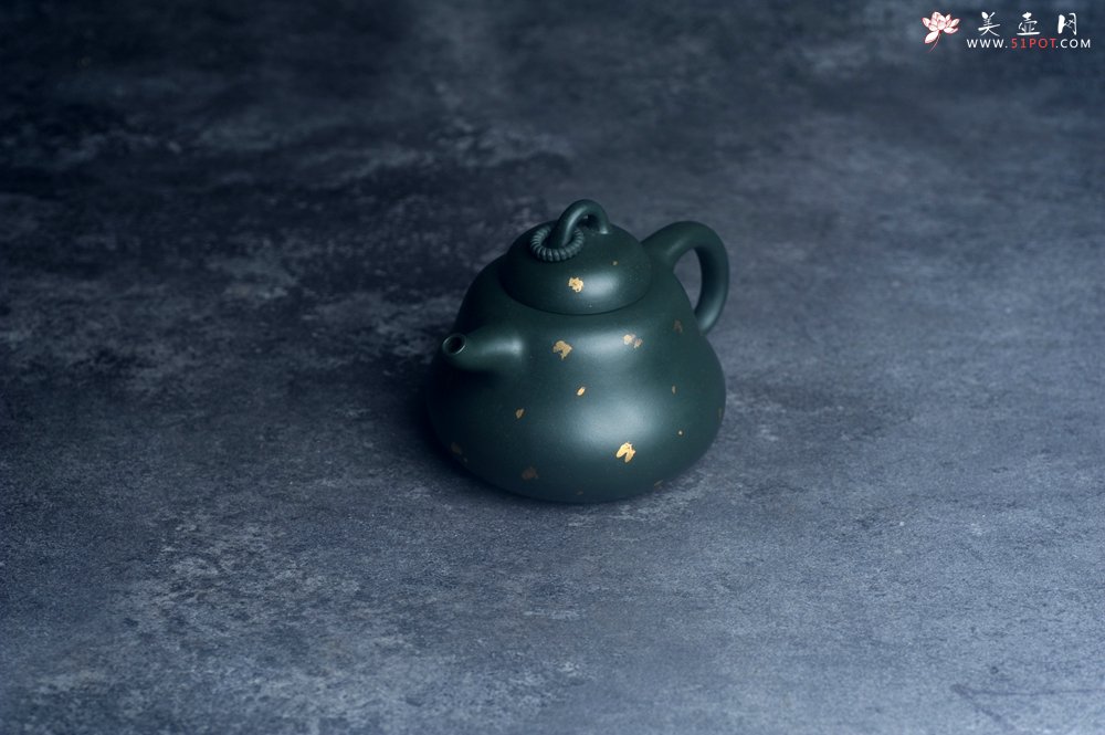 紫砂壶图片：美壶特惠 特好墨绿泥福禄葫芦壶 茶人醉爱 - 全手工紫砂壶网
