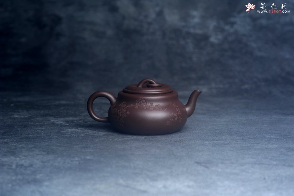 紫砂壶图片：美壶特惠 特好老紫泥墨梅壶 茶人醉爱 - 全手工紫砂壶网