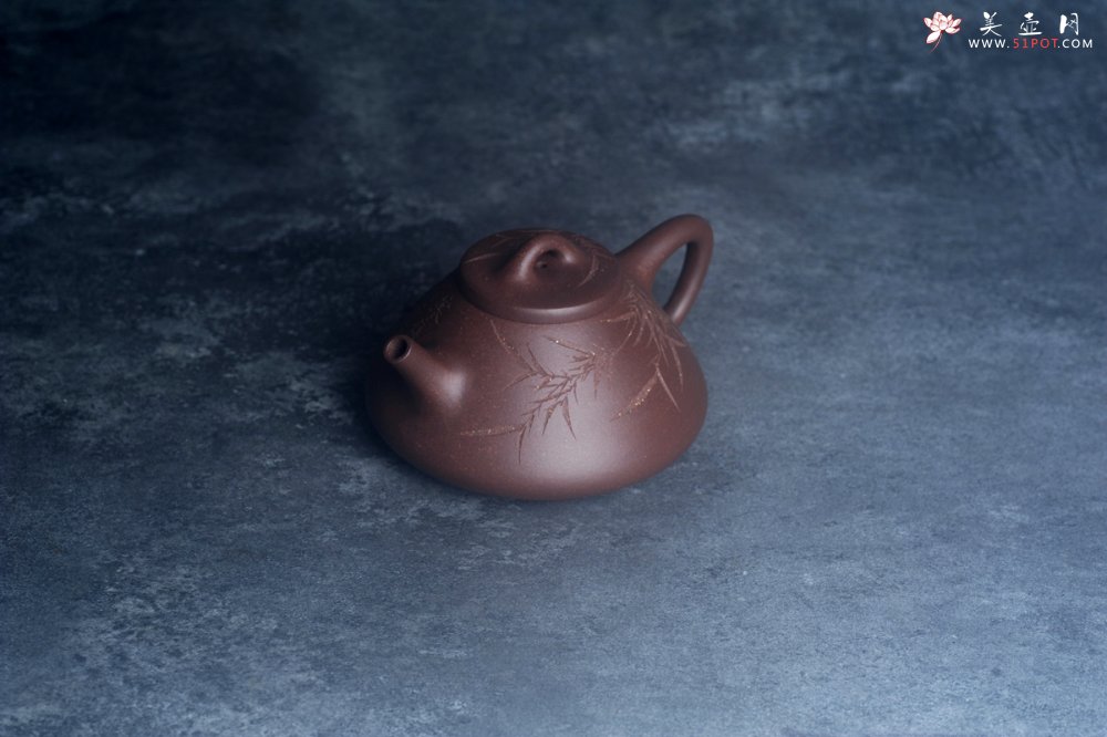 紫砂壶图片：美壶特惠 特好老紫泥子冶石瓢 刻竹特文气 - 全手工紫砂壶网