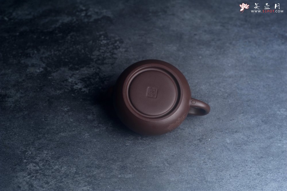 紫砂壶图片：美壶特惠 特好老紫泥墨梅壶 茶人醉爱 - 全手工紫砂壶网