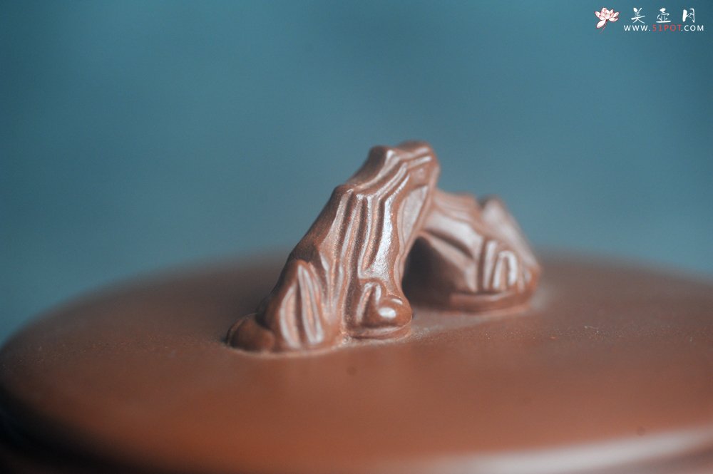 紫砂壶图片：美壶特惠 手工手制紫砂壶特好底槽青假山汉瓦壶 底部刻老虎 栩栩如生 茶壶 茶具 单壶 - 全手工紫砂壶网