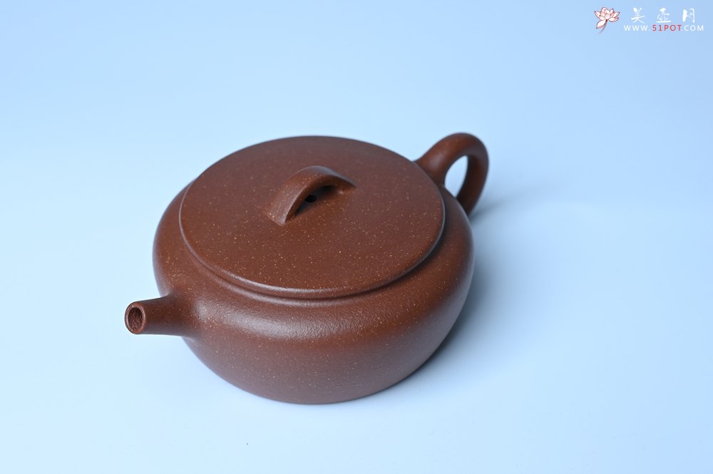 紫砂壶图片：美壶特惠 优质红降坡泥大口玉扁壶 茶人醉爱 - 全手工紫砂壶网
