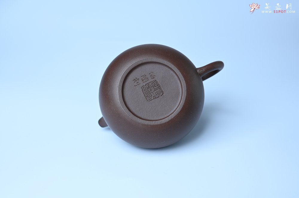 紫砂壶图片：毛国强入室弟子黄云初 特好老紫泥涤心茄段 名家何水法书法 刘世涛伯陶刻 - 全手工紫砂壶网