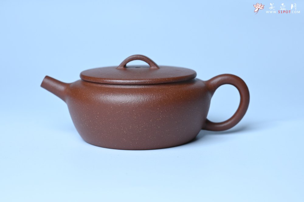 紫砂壶图片：美壶特惠 优质红降坡泥大口玉扁壶 茶人醉爱 - 全手工紫砂壶网