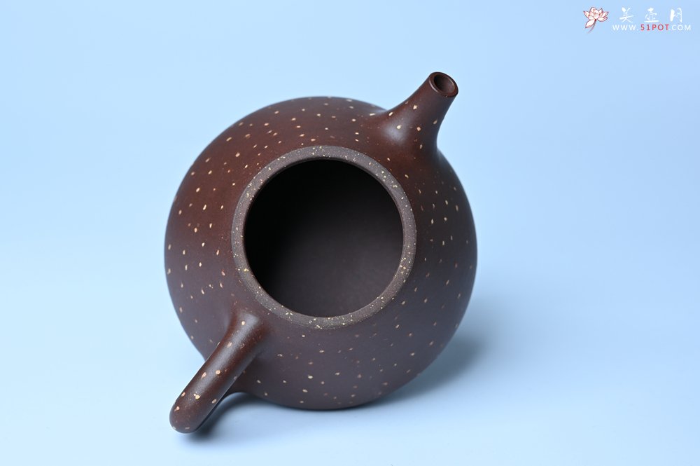 紫砂壶图片：潜力股周小培 特好老紫泥铺砂全手工子冶石瓢 - 全手工紫砂壶网