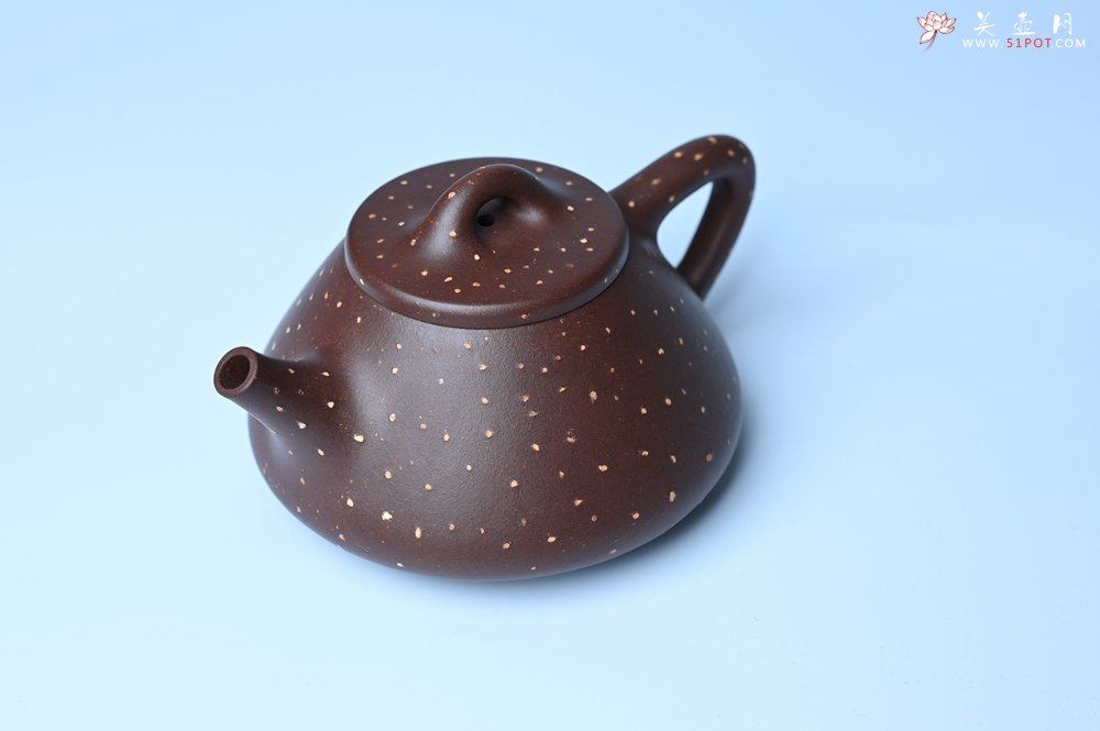 紫砂壶图片：潜力股周小培 特好老紫泥铺砂全手工子冶石瓢 - 全手工紫砂壶网